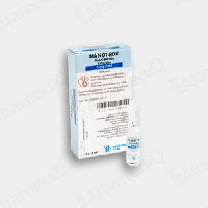 Caja de medicamento antiemético de alta especialidad Manotrox Granisetrón 3 mg / 3 mL solución inyectable con un frasco ámpula Fresenius. Farmacia de Alta Especialidad AltamediQ.