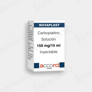 Caja de medicamento oncológico de alta especialidad Nuvaplast Carboplatino 150 mg / 15 mL solución inyectable con un frasco ámpula Accord. Farmacia de Alta Especialidad AltamediQ.