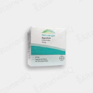 Caja de medicamento oncológico de alta especialidad Stivarga Regorafenib 40 mg con un frasco de 28 comprimidos Bayer. Farmacia de Alta Especialidad AltamediQ.